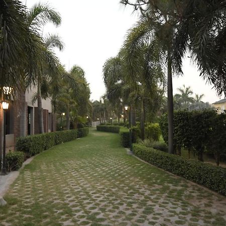 Kamal Resorts - The Luxury Of Being Yourself Лудхиана Экстерьер фото